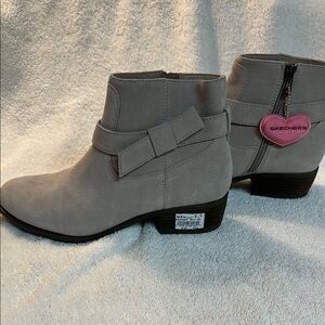 Skechers New Women's Suede Taupe Ankle Boots